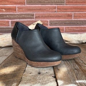 Dr. Schools black leather wedges size 9M
